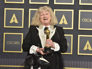 Los detalles que hicieron a Cruella la ganadora del Oscar a «Mejor Diseño de Vestuario»