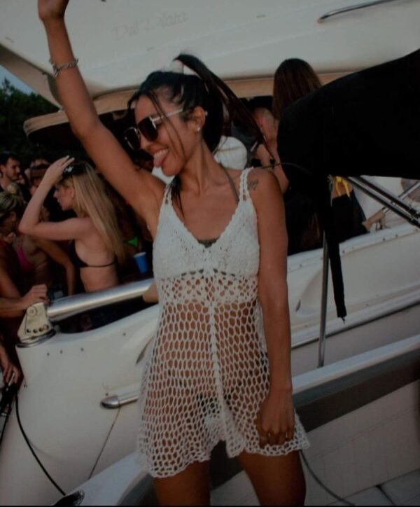 Vestido crema en hilo a crochet - Imagen 2