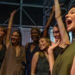 Santosia: Debut cautivó con moda mexicana, elegancia y funcionalidad